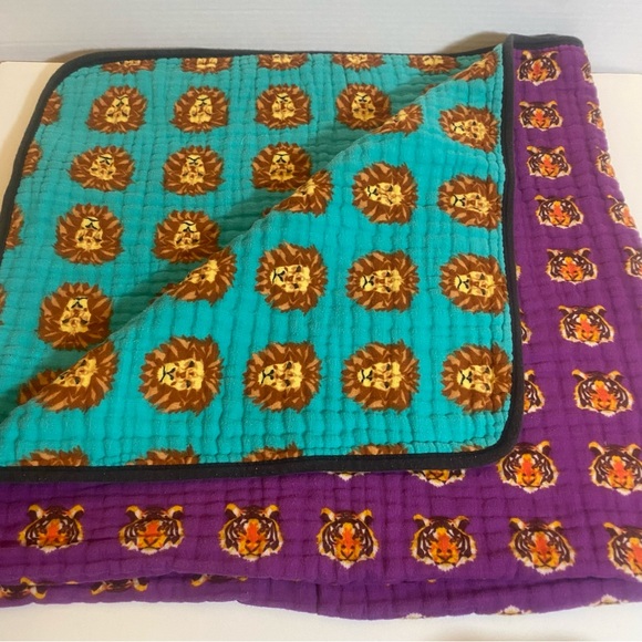 Oliver + Kit 5 Piece Muslin Baby Blankets & Crib Sheets Bundle - Picture 8 of 10